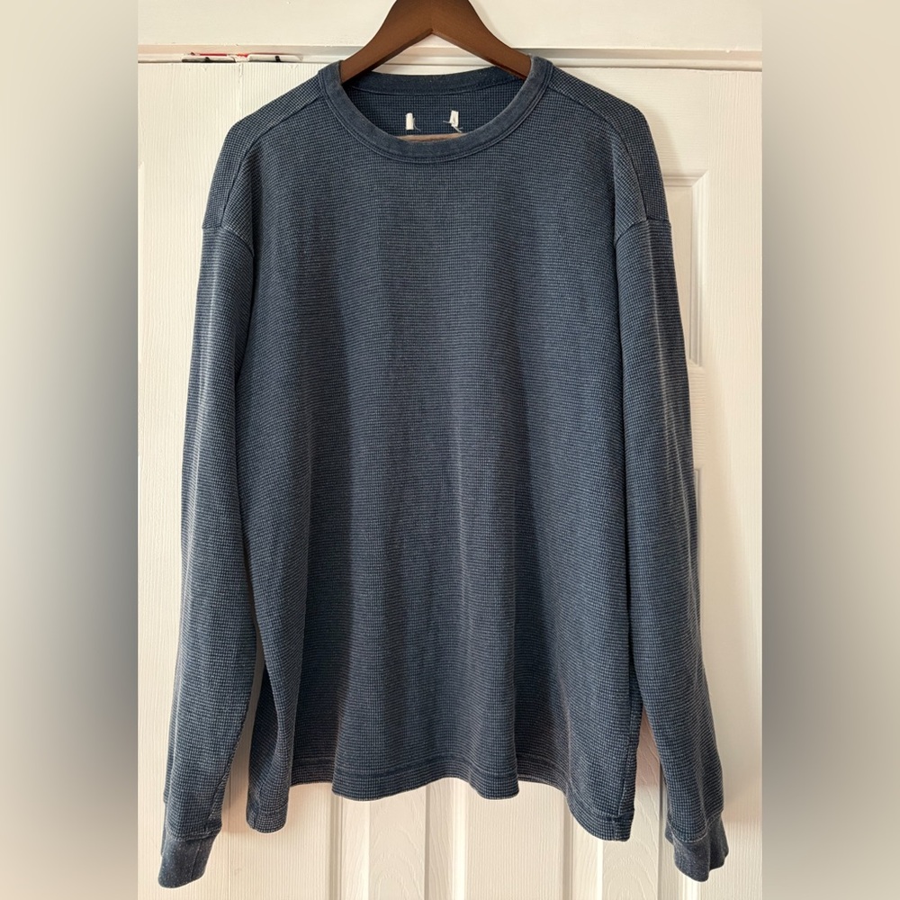 Men's Classic Gray Waffle Crew Neck Long Sleeve Est. Size‎ Large
